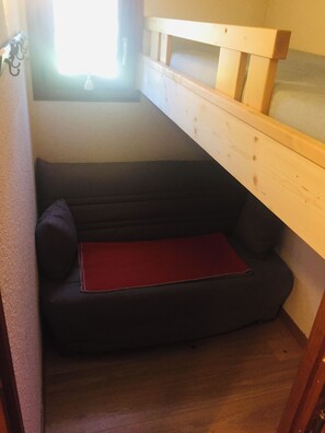 1 bedroom, iron/ironing board, WiFi