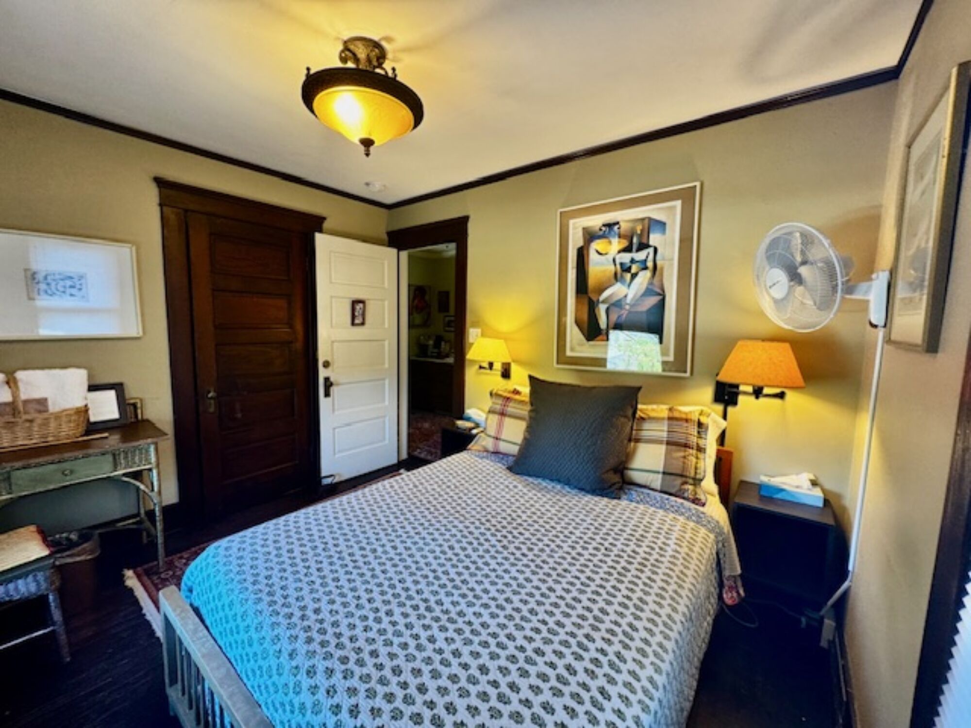 1 chambre, fer et planche à repasser, Wi-Fi, draps fournis