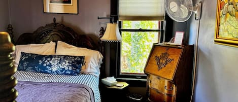 1 slaapkamer, een strijkplank/strijkijzer, wifi, beddengoed