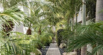 Beachside Bayshore Escape | Gym, Pool & Parking