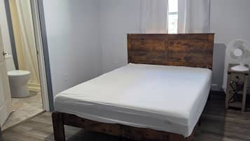 Silitysrauta/-lauta, Wi-Fi, vuodevaatteet