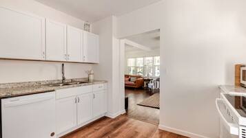 Microwave, oven, stovetop, dishwasher