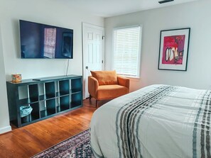 4 bedrooms, desk, iron/ironing board, free WiFi