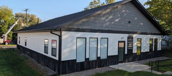 Huge 6BR House Downtown Dells - Right on Broadway!