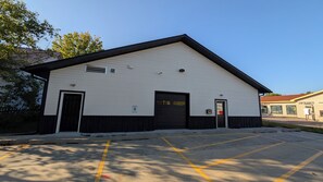 المنشأة من الخارج