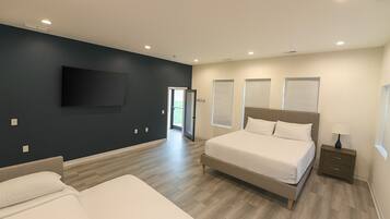 6 bedrooms, internet, bed sheets