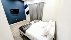 6 habitaciones, tabla de planchar con plancha y cuna de viaje 