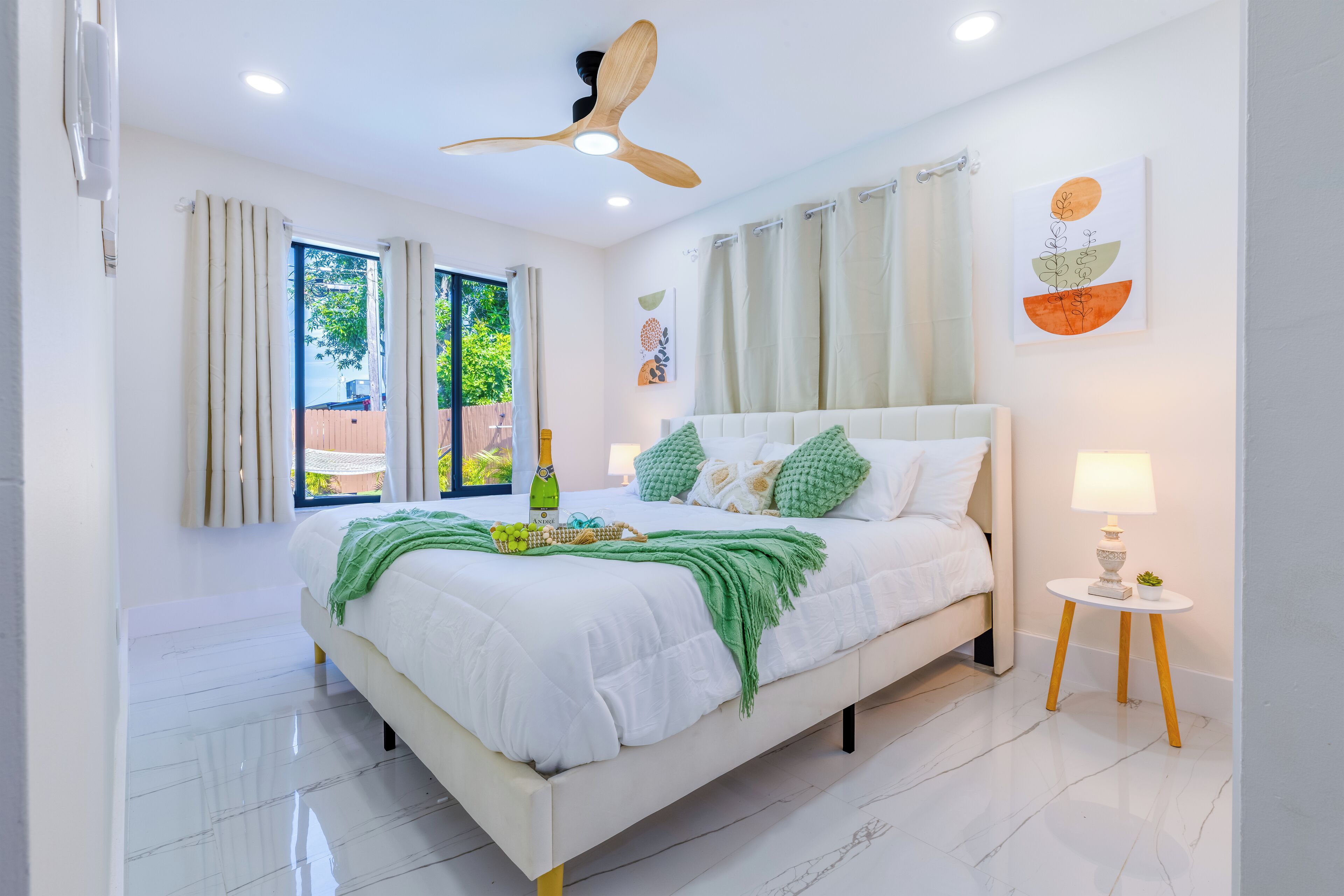 4 dormitorios, escritorio, wifi gratis y ropa de cama