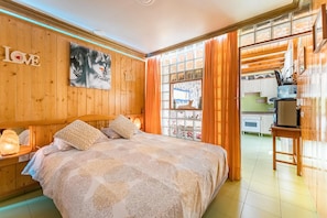 Huoneisto | 1 makuuhuone, silitysrauta/-lauta, vuodevaatteet