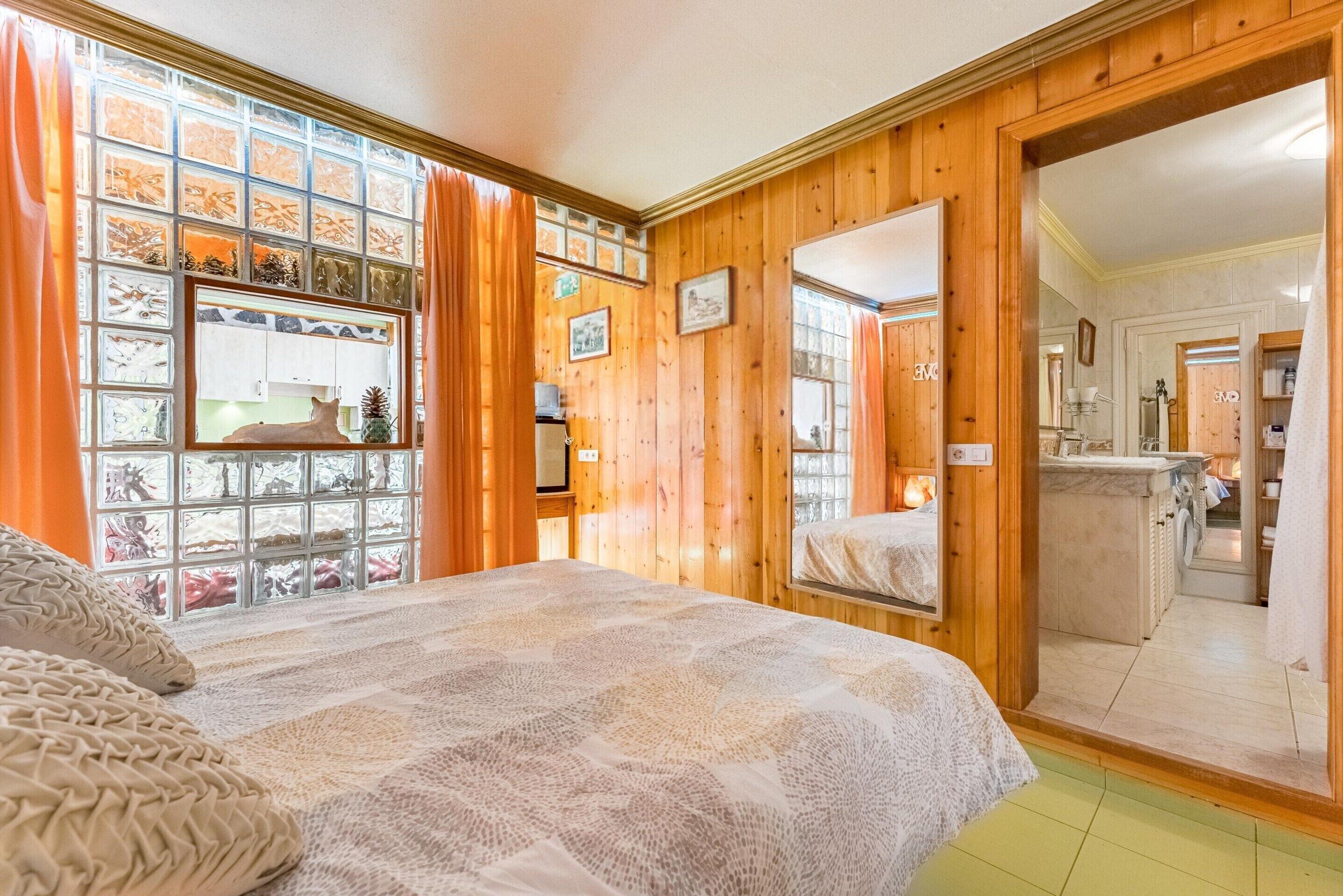 Leilighet | 1 soverom, strykejern/-brett og sengetøy