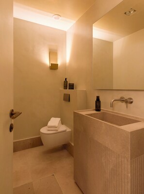 Towels, soap, toilet paper - Príncipe Design Studio (Madrid)
