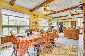 Dining - 1 Mi to Main St Fryeburg: Historic Family Home (Fryeburg)