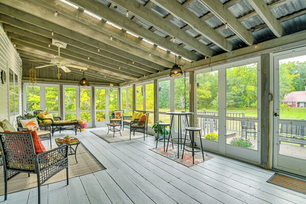 Interior - 1 Mi to Main St Fryeburg: Historic Family Home (Fryeburg)