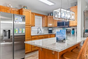 Private kitchen - Surf Shack | Water Park | Golf Cart  Ocean Lakes (Horry County)