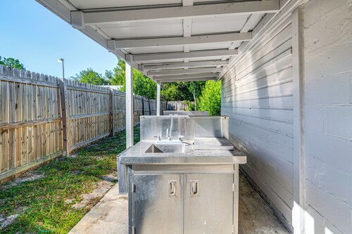 2 Mi to Chassahowitzka River! Cozy Resort Studio