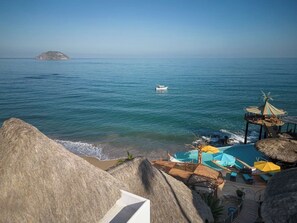 المنطقة المحيطة بالمنشأة