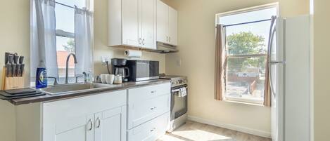 Mikrobølgeovn, ovn, kogeplade, opvaskemaskine