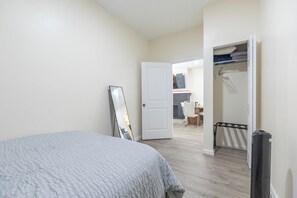 6 Schlafzimmer, Schreibtisch, Bügeleisen/Bügelbrett, kostenloses WLAN