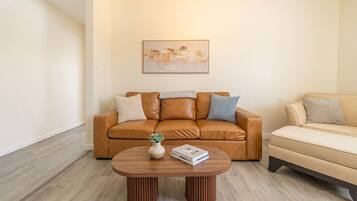 Televisio, tietokoneen näyttö, tulostin