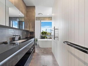 Handtücher, Seife, Toilettenpapier