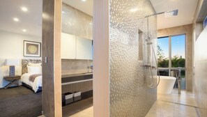 Iron/ironing board, free WiFi