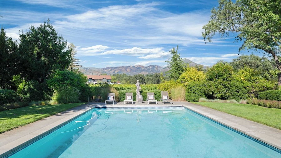 Vineyard Estate w/ Pool, Spa & Bocce Ball + Mins to Wineries & Park Lawndale Road by Avantstay