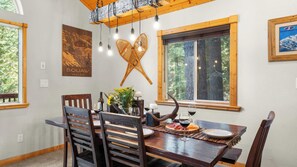 Interior - Outdoor Dining, Backyard & Trails Nearby Cedar Hollow Retreat by Avantstay (Tahoma)