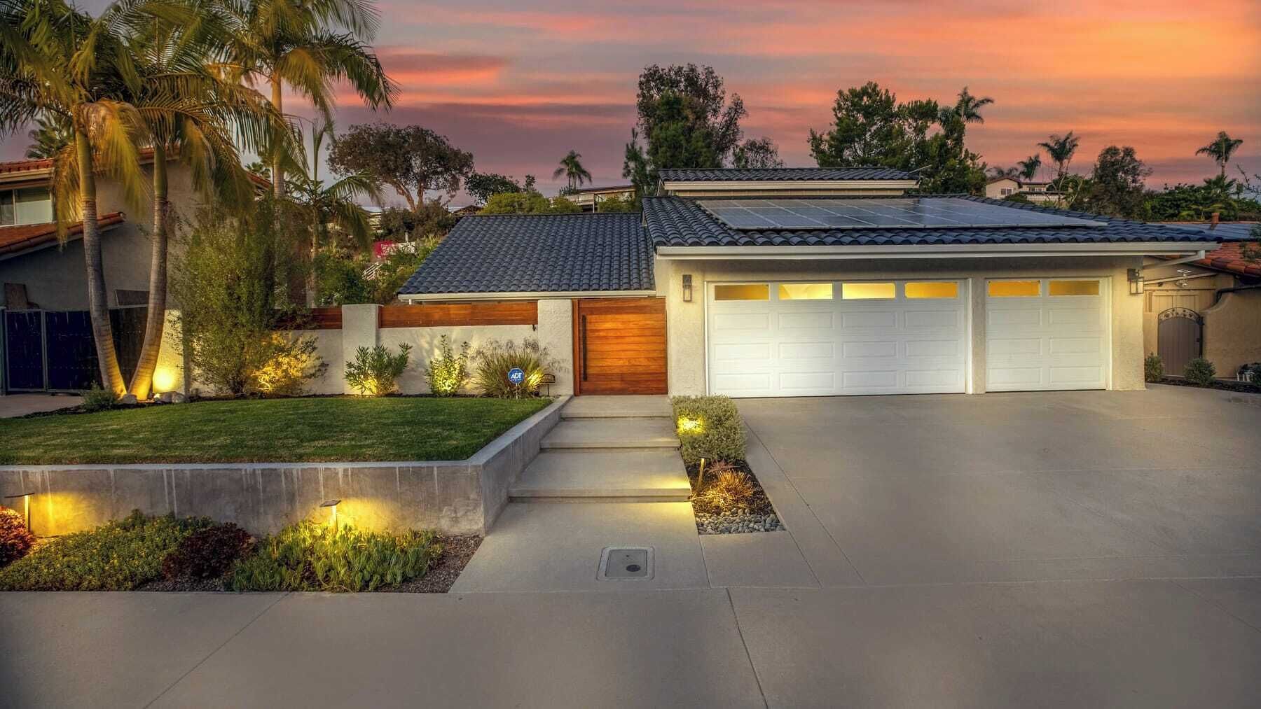 House (5 Bedrooms) | Front of property