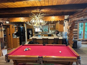 Game room - Ocean Front Property with Beach Access (Ketchikan)