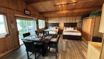 7 bedrooms, WiFi, bed sheets