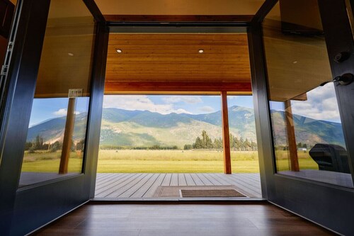 Columbia Mountain View Cabins