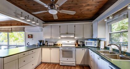 5 bed 2 bath cottage on Lake Rosseau