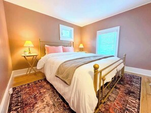 4 makuuhuonetta, silitysrauta/-lauta, Wi-Fi, vuodevaatteet