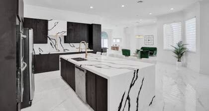 7000sf Mansion w/ Pool/Gameroom/Theater - N