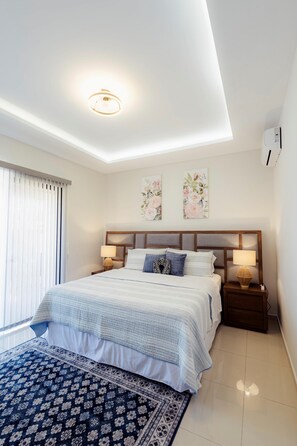 3 bedrooms, iron/ironing board, WiFi, bed sheets