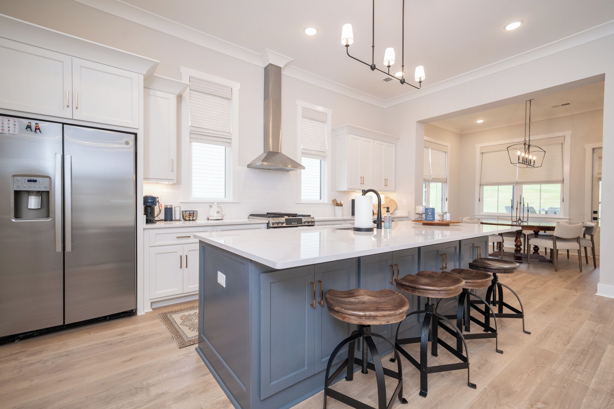 雪櫃、微波爐、焗爐、爐具