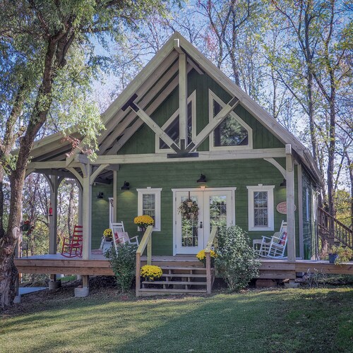 Peaceful A-Frame Cottage in the Woods / 10 minutes from Amish Country