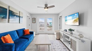 TV - Beautiful 5 Bdr/5 Ba private home with pool access just steps from the beach. (Gulf Shores)