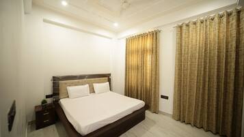 4 bedrooms, free WiFi, bed sheets