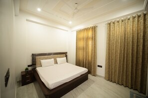 4 多间卧室、免费 WiFi、床单