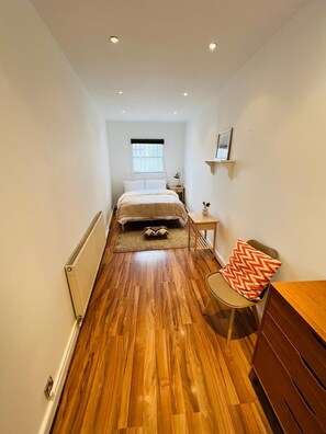 1 soverom, strykejern/-brett, wi-fi og sengetøy