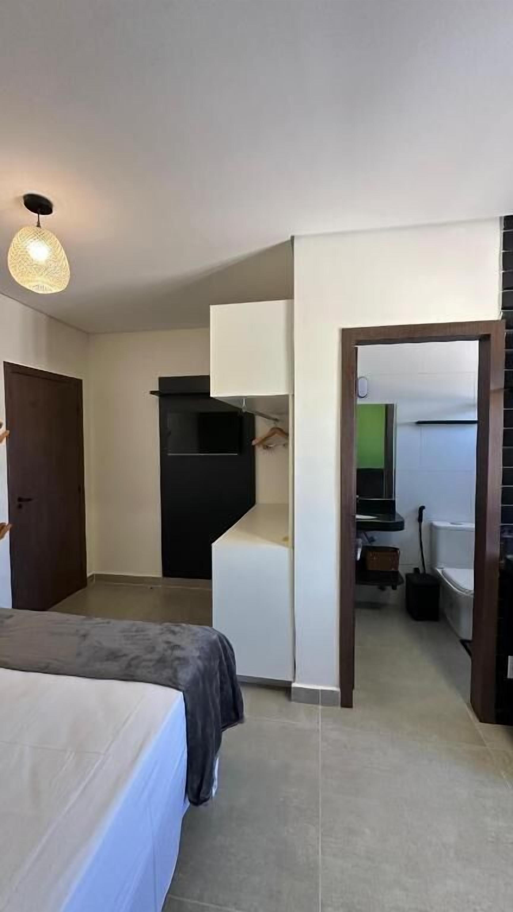 Tabla de planchar con plancha y wifi gratis 