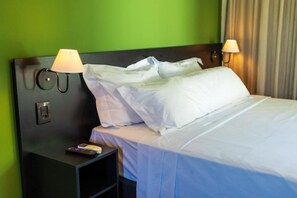 Phòng Suite Deluxe, ban công, quang cảnh sân vườn | Bàn ủi/dụng cụ ủi quần áo, truy cập Internet không dây miễn phí 