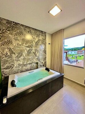 豪華套房, 陽台, 庭園景觀 | 住宿內部