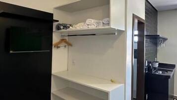 Suíte standard, vista para o pátio | Parte interna