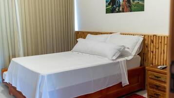 Family Chalet, Courtyard View | Iron/ironing board, free WiFi