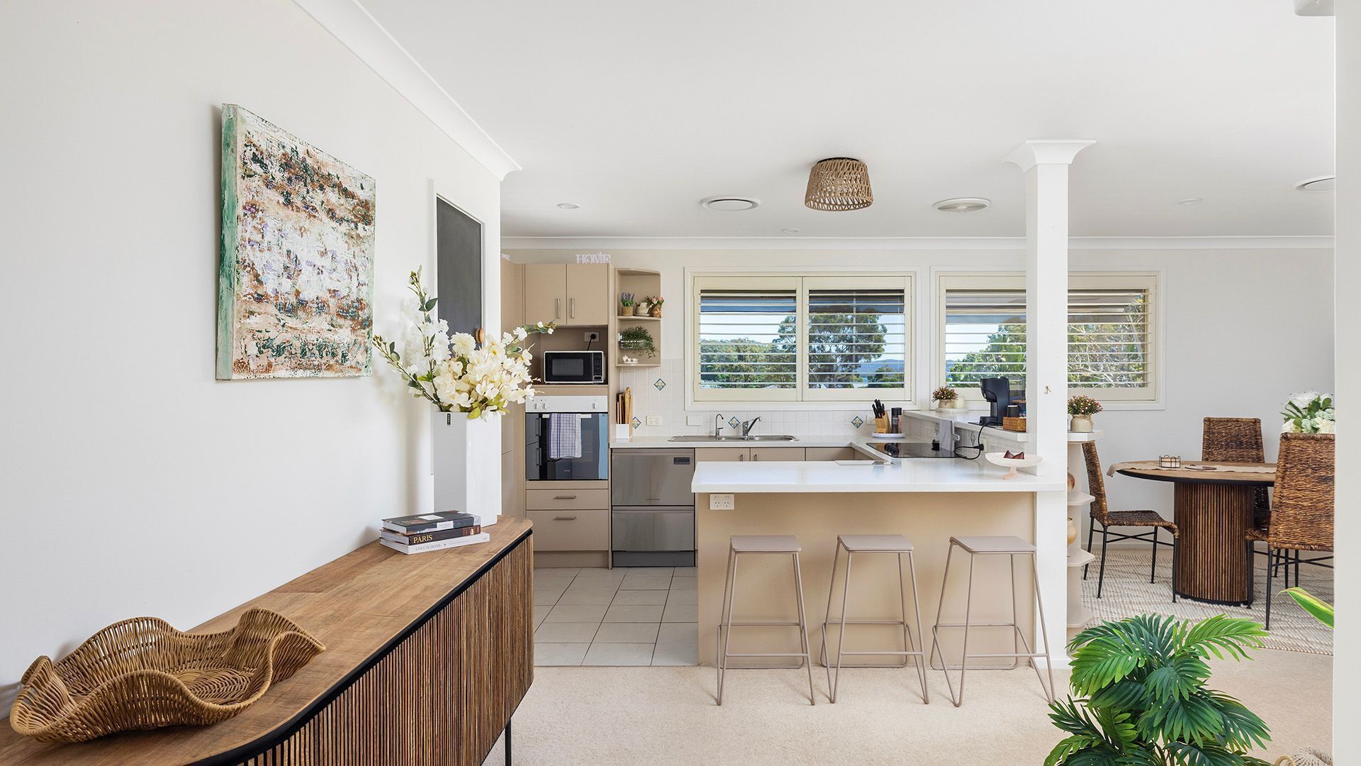 ثلاجة، ميكروويف، فرن، موقد طهي مسطح