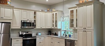 Serene cottage on 6 acres in Lynchburg, close to Jack Daniels distillery.