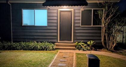 Blue Palms Cottage - close to river, beaches and local cafe's