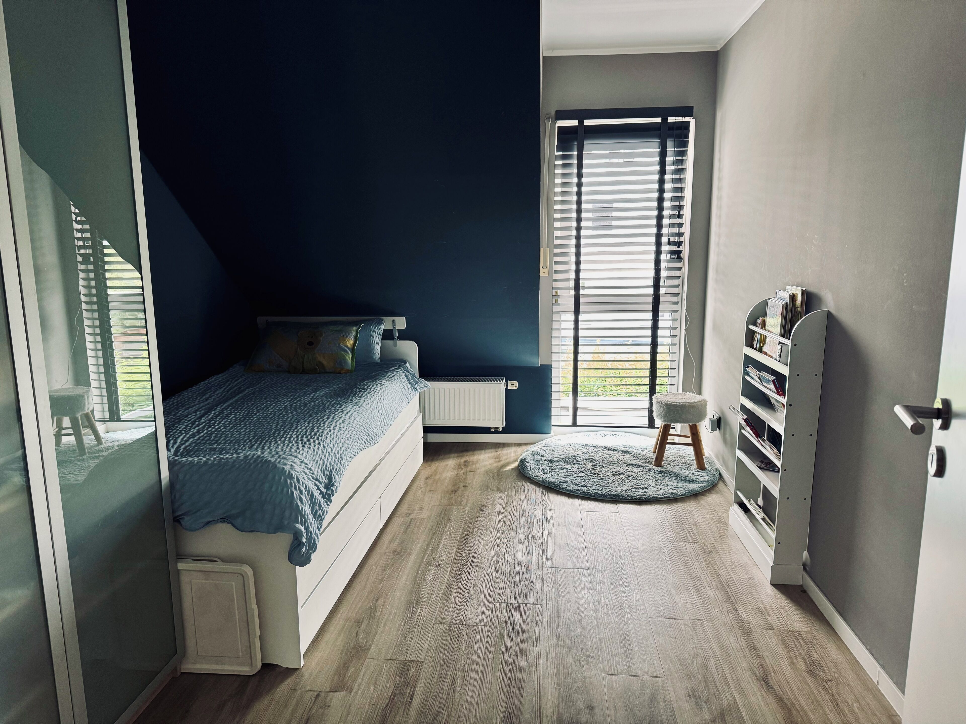 4 habitaciones, tabla de planchar con plancha y cuna de viaje 